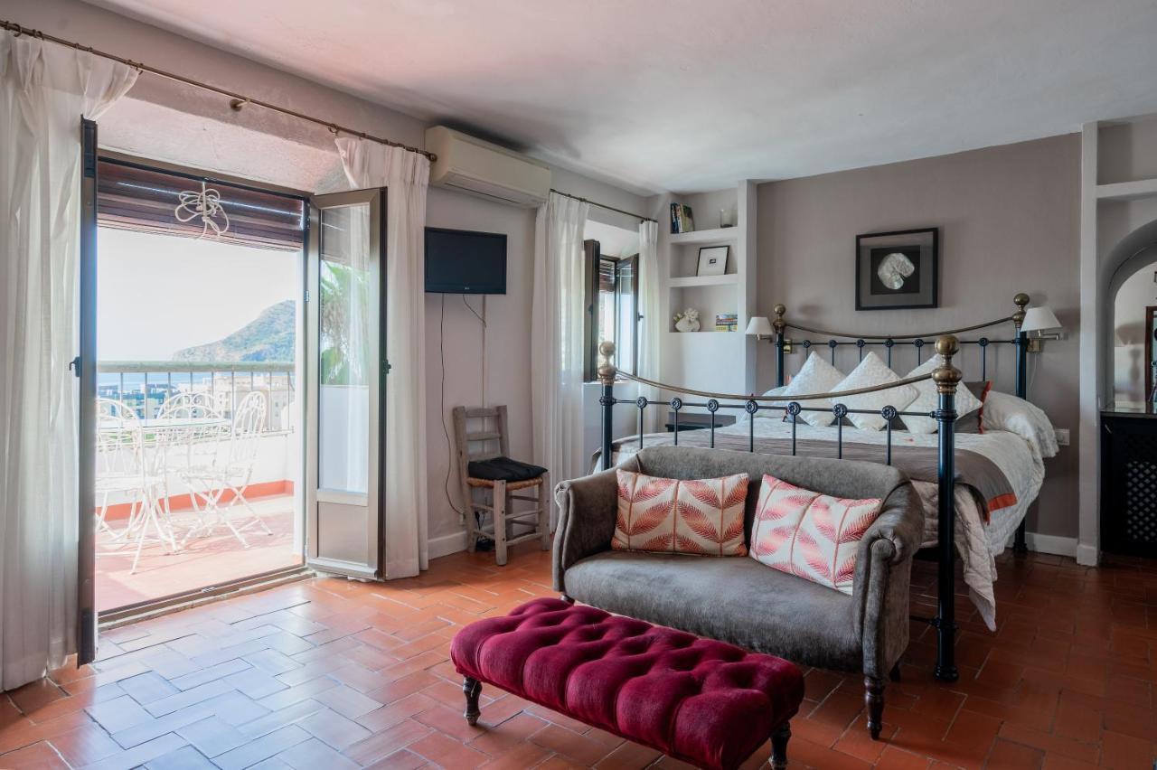 La Tartana Hotel Boutique La Herradura  Zimmer foto
